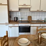 Charmante Altbauwohnung * שטייר