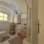 Charmante Altbauwohnung דירה