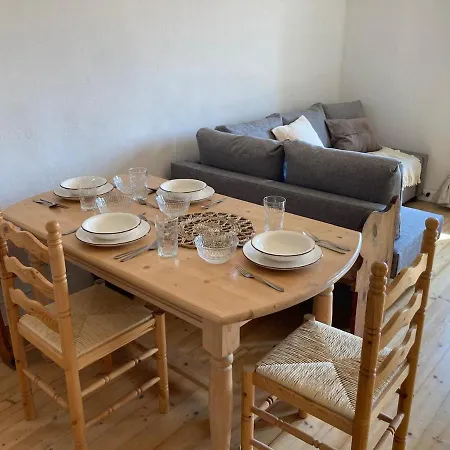 Charmante Altbauwohnung Διαμέρισμα